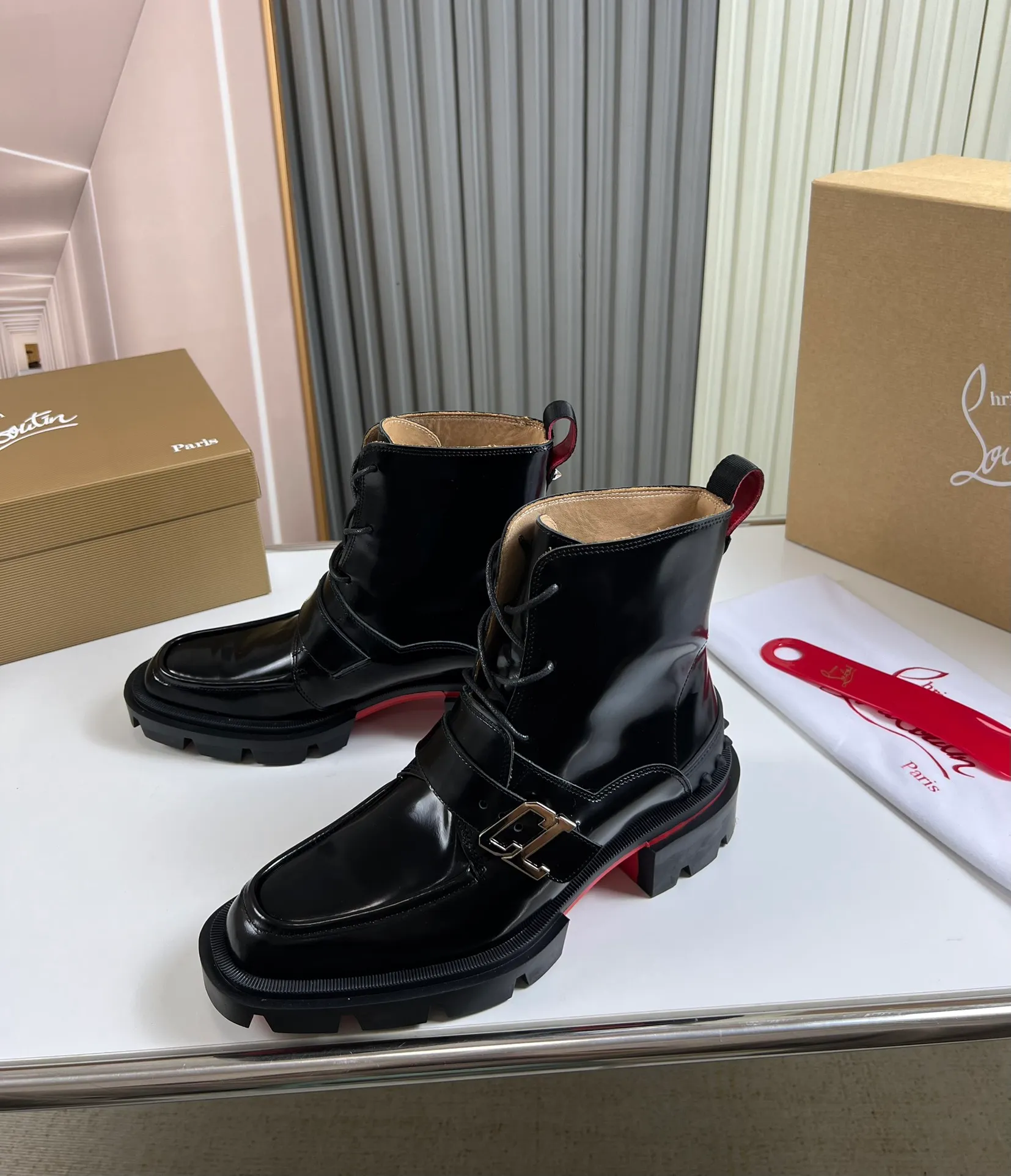 Men's shoes 💰800💰 CL popular red-soled boots 🆑1:1 original mold, Christian* Louboutin, imported open-edge beaded cowhide leather on the upper + water-dyed cowhide lining, original outsole ⬆️ wear-resistant and non-slip, full set of counter packaging 🎁38-45 (38.45 for customization, non-refundable)